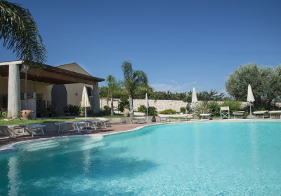 Casa Vacanze Residence Latruvatura Bilocali In Villa Con Piscina